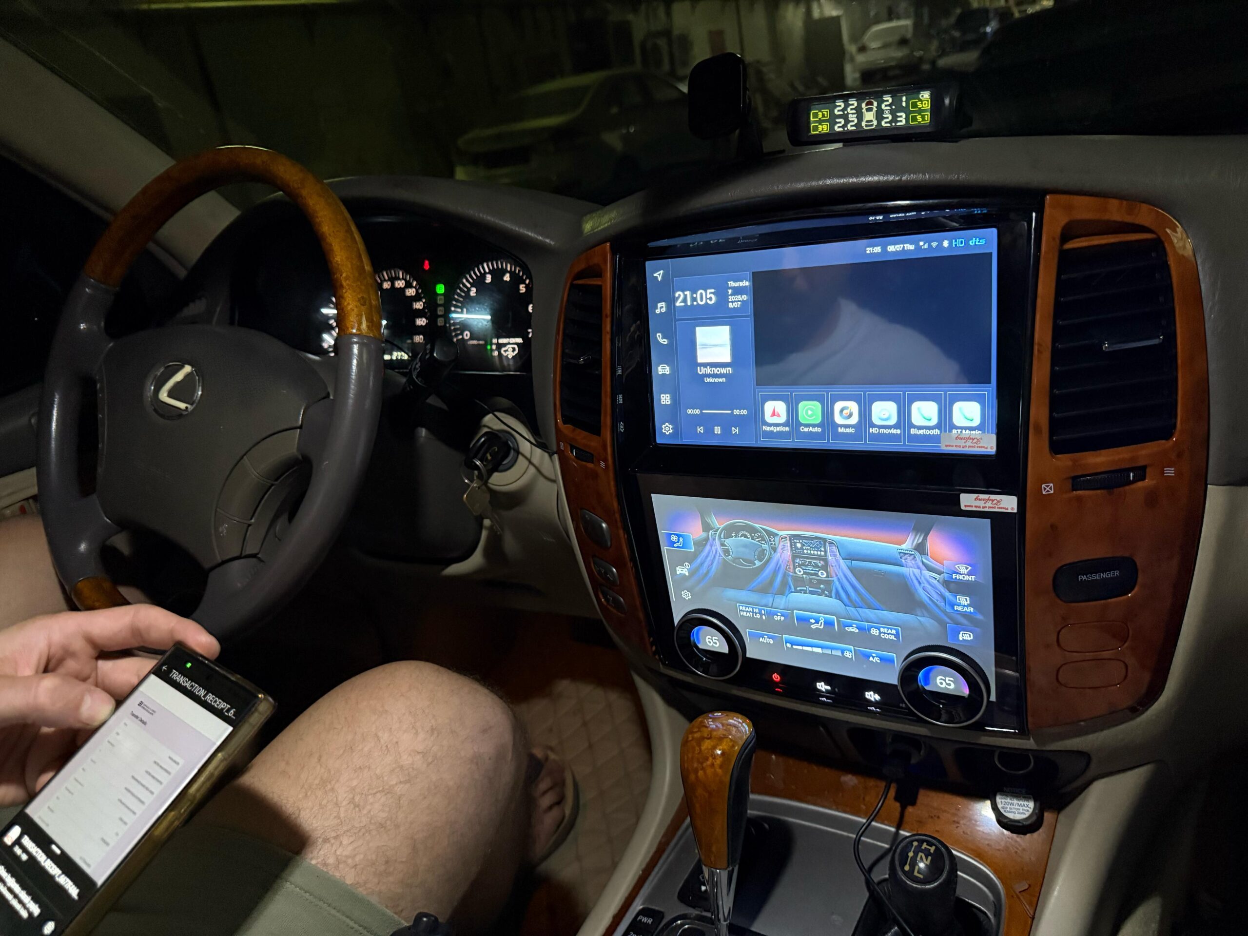 Lexus LX470 Screen Upgrade with CarPlay & Android Auto – Tesla